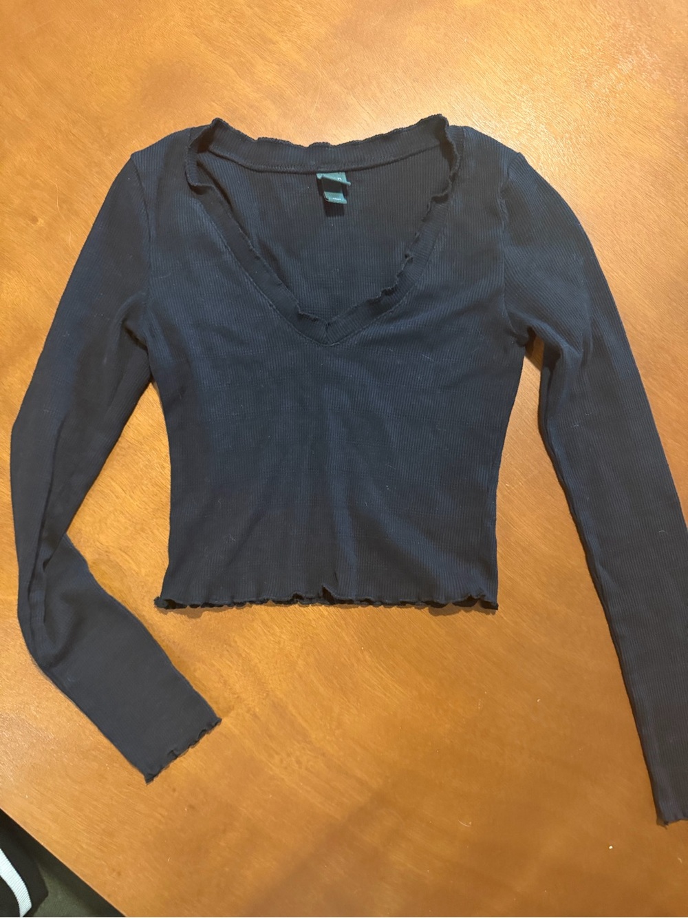 wild fable Black Ribbed V-Neck Cropped Long Sleeve Top